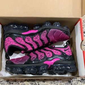 ‼️SOLD‼️LIKE NEW IN BOX NIKE AIR VAPORMAX PLUS